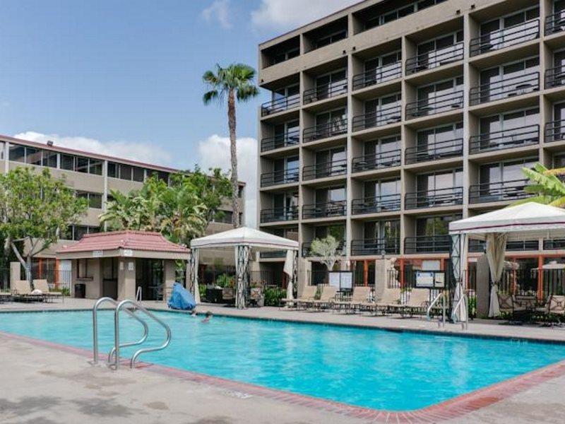 Howard Johnson By Wyndham Fullerton/Anaheim Conference Cntr Exterior photo